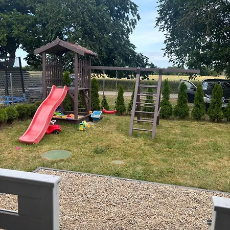 Nad Morzem Jula بيت للعطل Wrzosowo (Kamien)